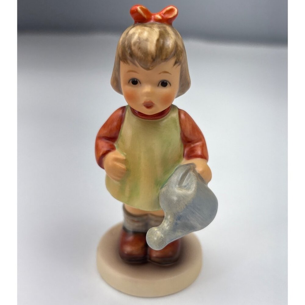 Hummel Goebel HUM 729 Natures Gift Figurine M.I. Hummel Club 1997/98 Membership